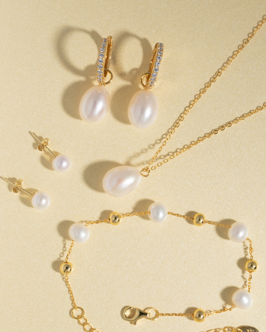 Large Freshwater Pearl Pendant Necklace in 18k Gold Vermeil